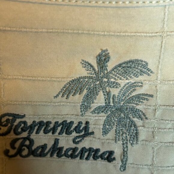 Tommy Bahama Shirt Men's Size Medium Silk Hawaiian Green - Picture 3 of 4